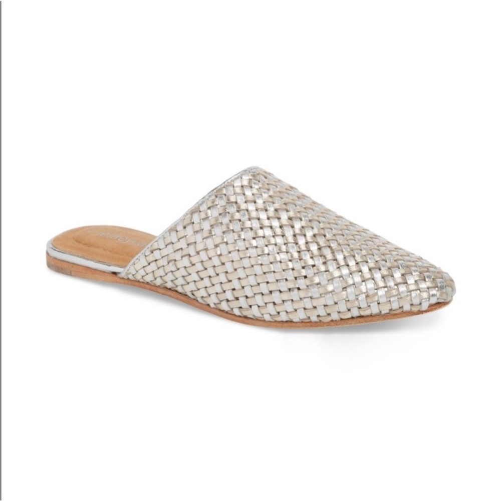 Jeffrey Campbell Dashi silver woven pointed toe flats, size 9
